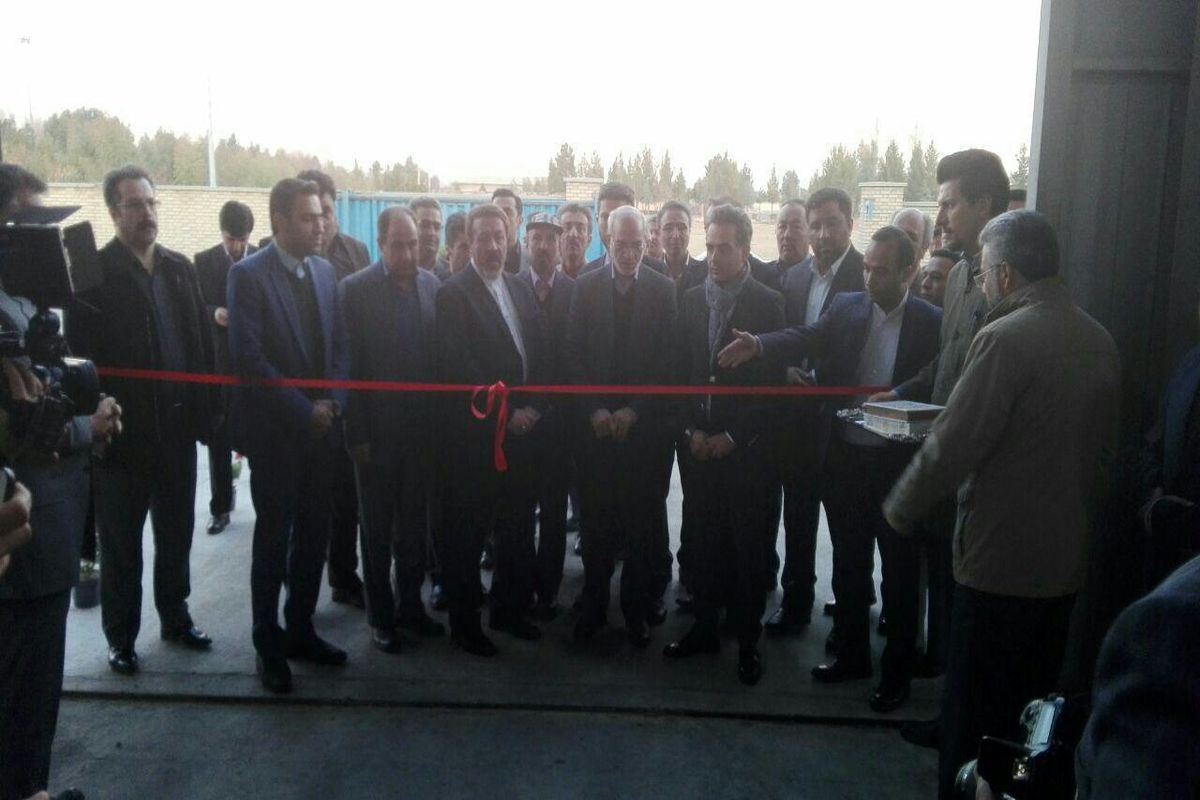 استاندار تهران از شهرک صنعتی چرمشهر بازدید کرد