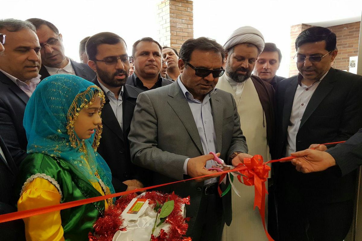 مدرسه ۱۸ کلاسه شهید خشخاشی بروجردافتتاح شد