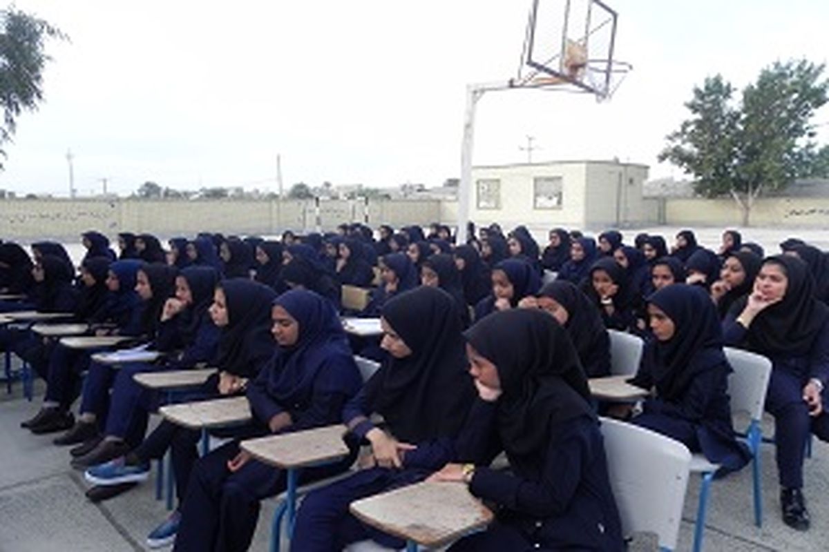 برگزاری همایش حقوق شهروندی دانش آموزان دبستان دخترانه تلاش اهواز