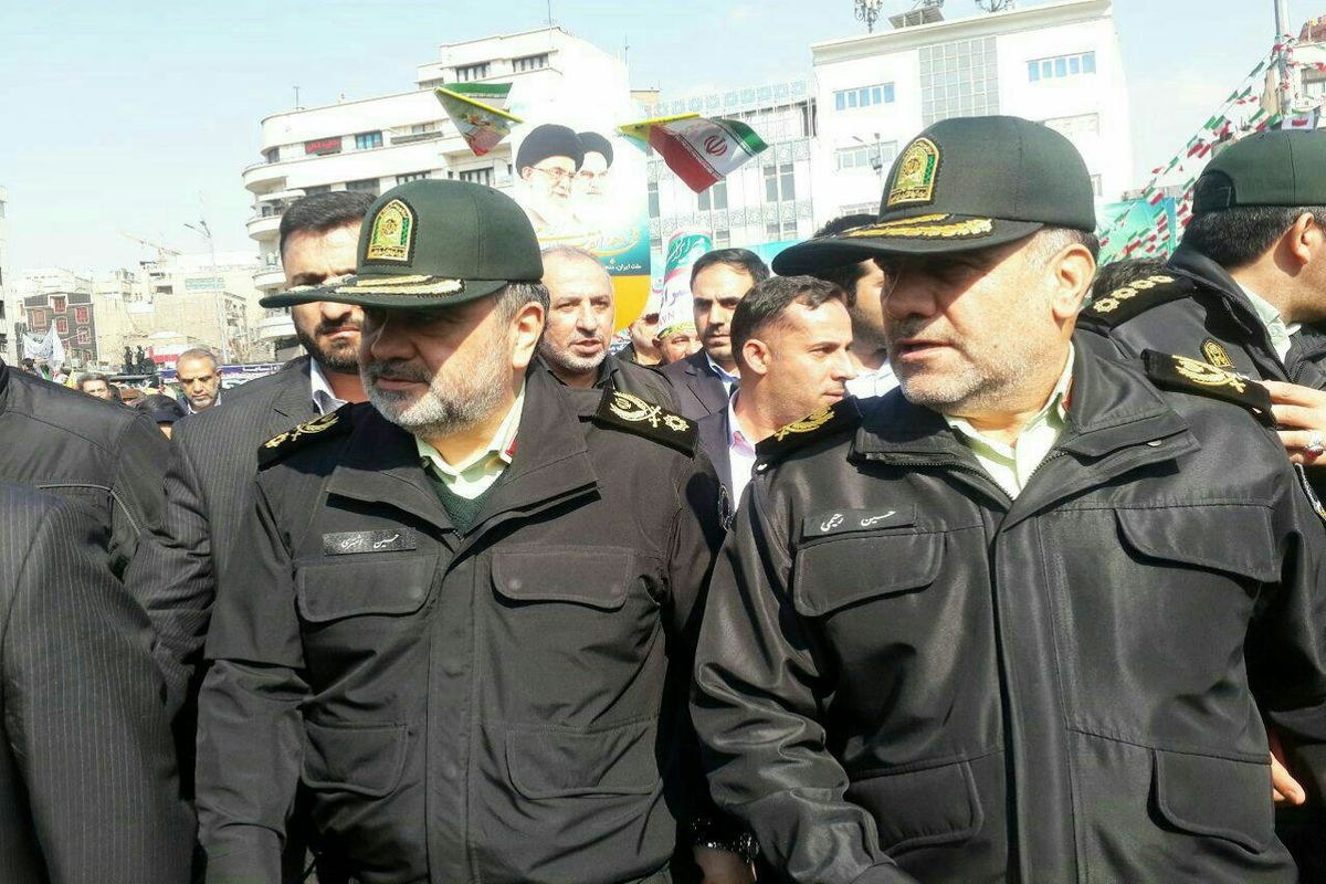 حضور فرمانده نیروی انتظامی در راهپمایی ۲۲ بهمن