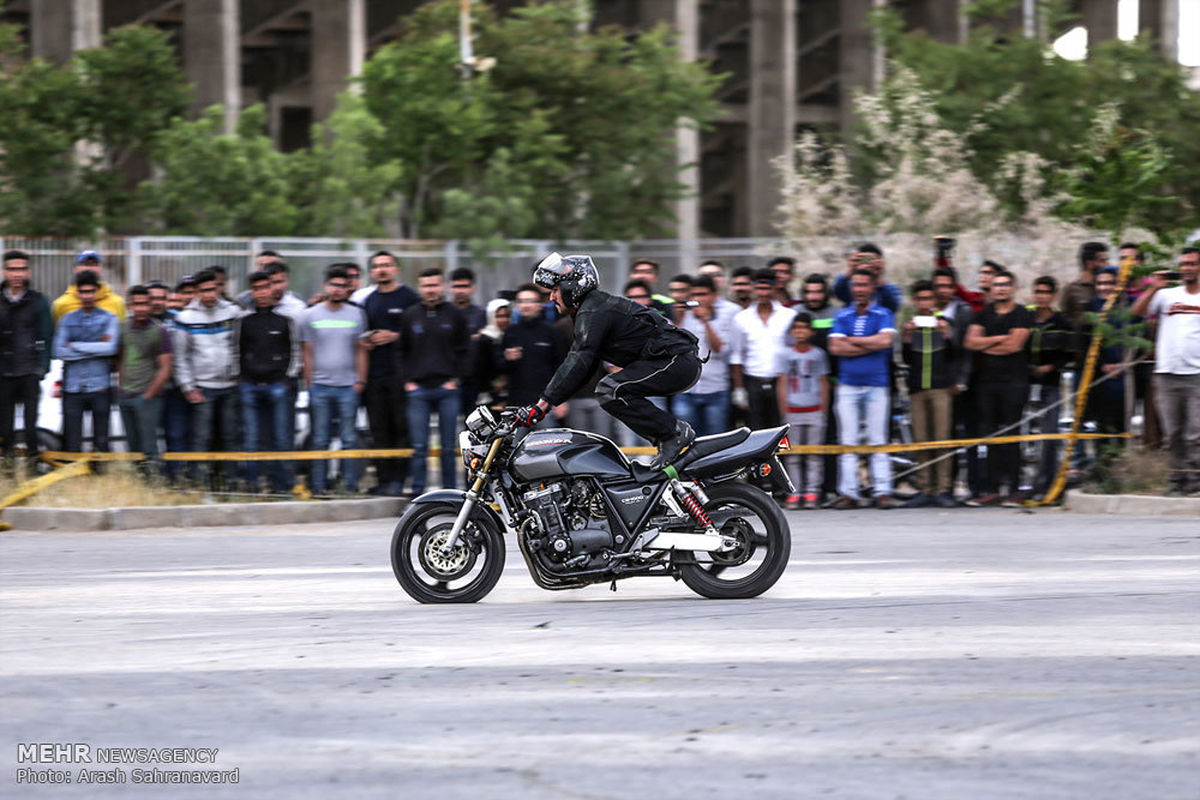 برگزاری مسابقه اسلالوم موتورسیکلت در محمدآباد