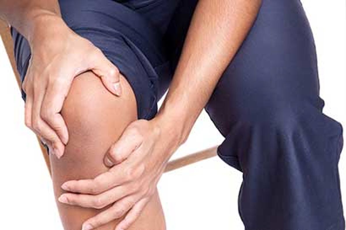 یکی از مهم‌ترین عوارض جراحی تعویض مفصل زانو عدم امکان خم کردن کافی  زانو پس‌از جراحی است