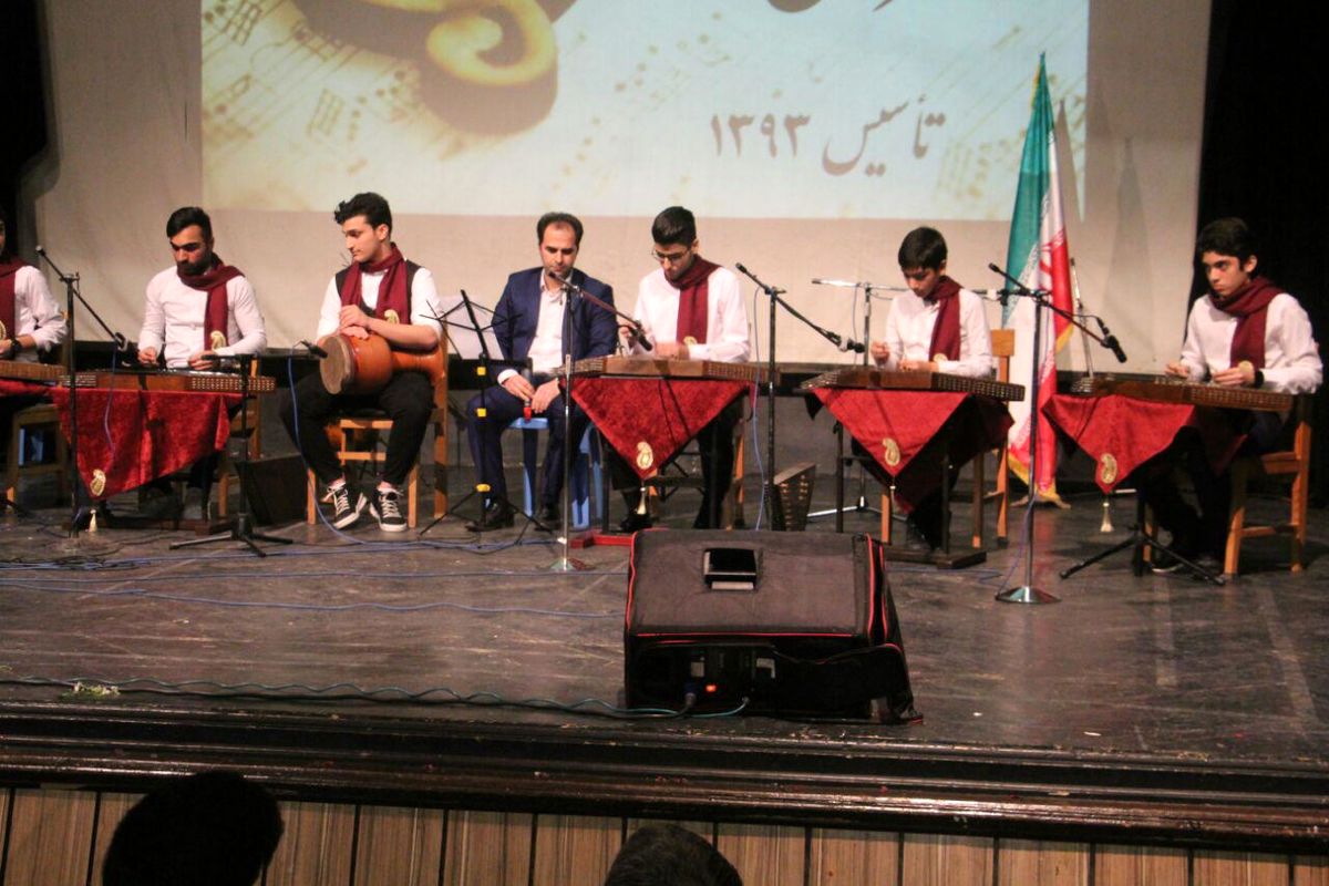 جشنواره فجر رشت ویترین آموزشگاه های هنری