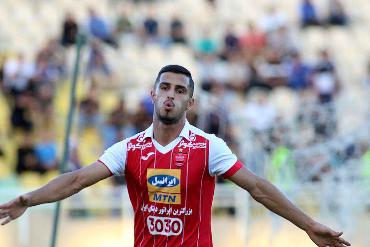 اظهار نظر جالب علیپور درباره نوشته روی پیراهنش!