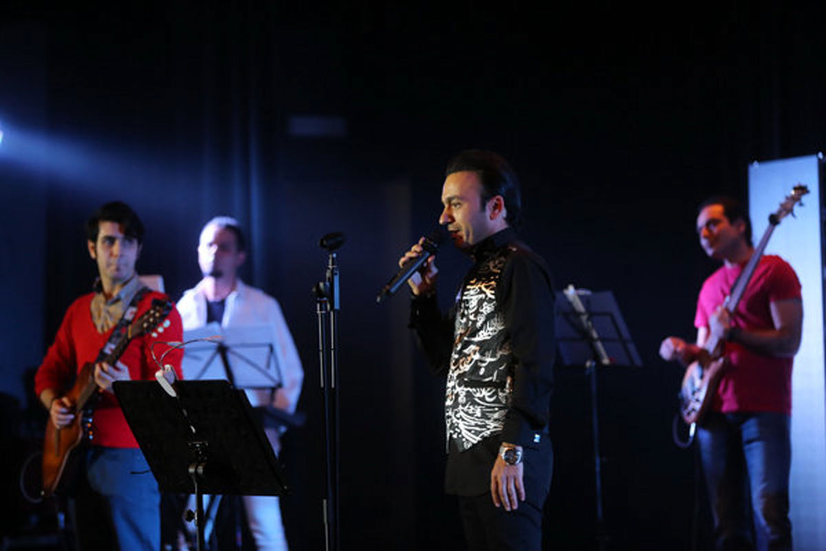 محمد قلی‌پور با «آسمونی» روی صحنه رفت