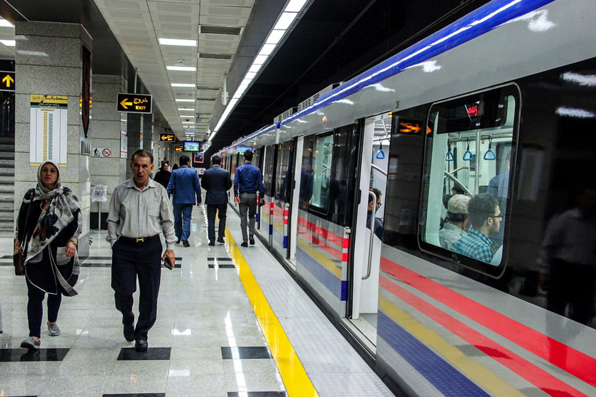 آمادگی متروی تهران برای انتقال درراه‌ماندگان برف