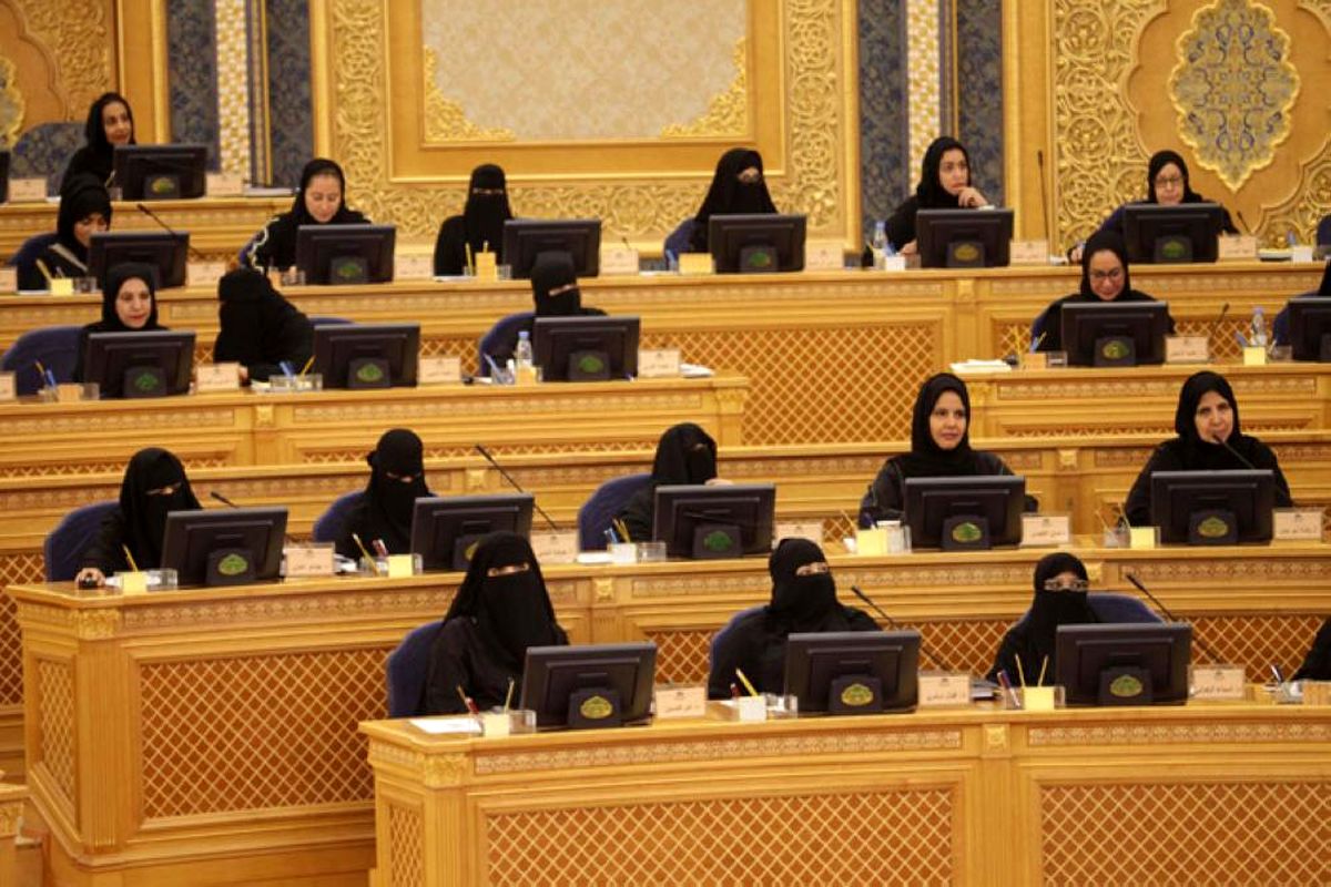 عربستان به زنان مجوز خلبانی می‌دهد؟