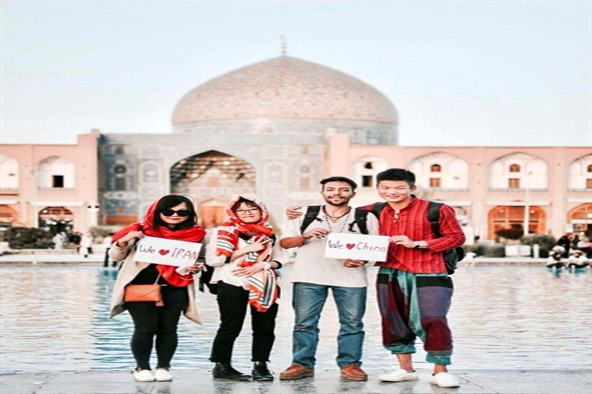 سفر بیش از ۳۰۰هزار گردشگر خارجی به اصفهان در سال ۹۵