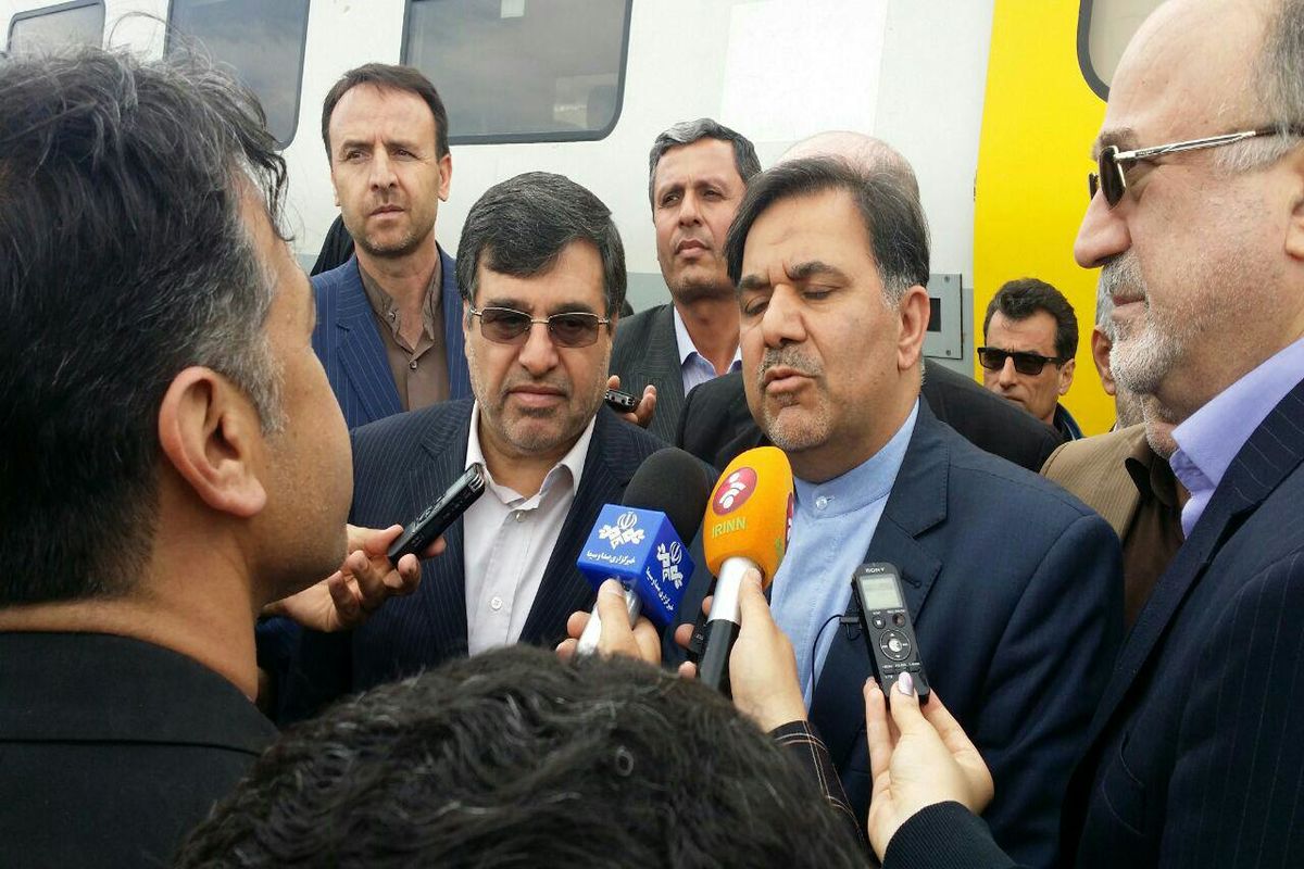 وزیر راه از پروژه راه آهن قزوین رشت بازدید کرد