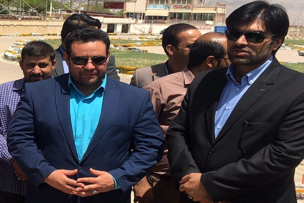 مرکز ثقل جامعه سالم، جوانان هستند