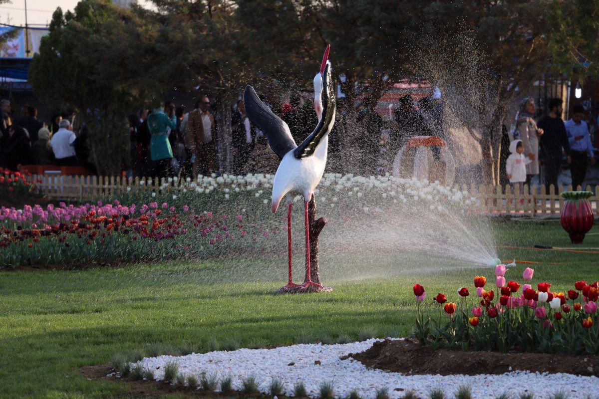۱۲۰هزار نفر از هفتمین جشنواره گلها در چی چست ارومیه بازدید کردند