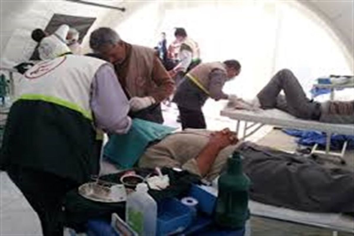 ۵۰۰ نفر از اکیپ های پزشکی و امدادی به مناطق زلزله زده اعزام شده اند