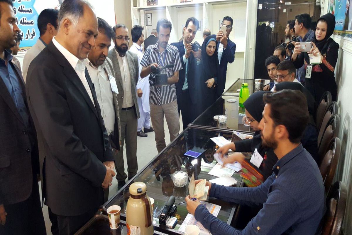 استاندارسیستان و بلوچستان از شعب اخذ رای در زاهدان بازدید کرد