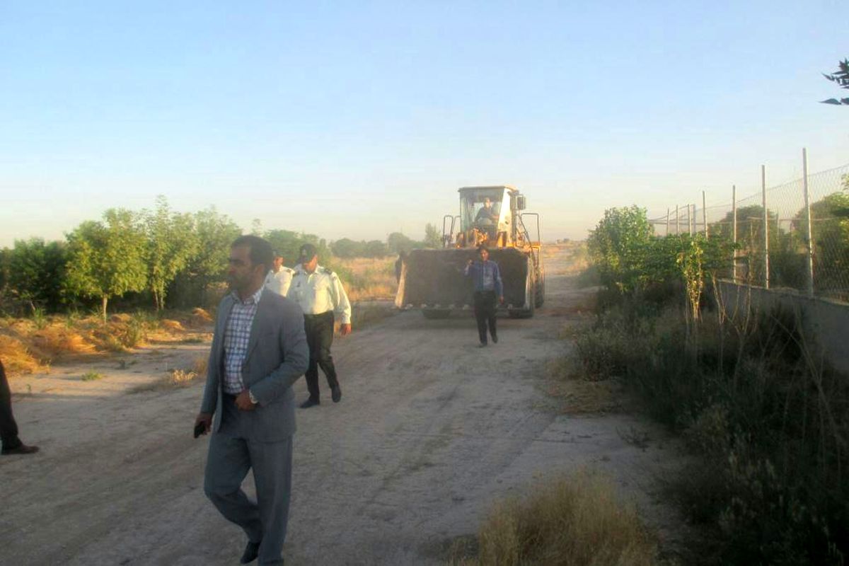 ساخت و سازهای غیر مجاز در روستای فیلستان شهرستان پاکدشت تخریب شد
