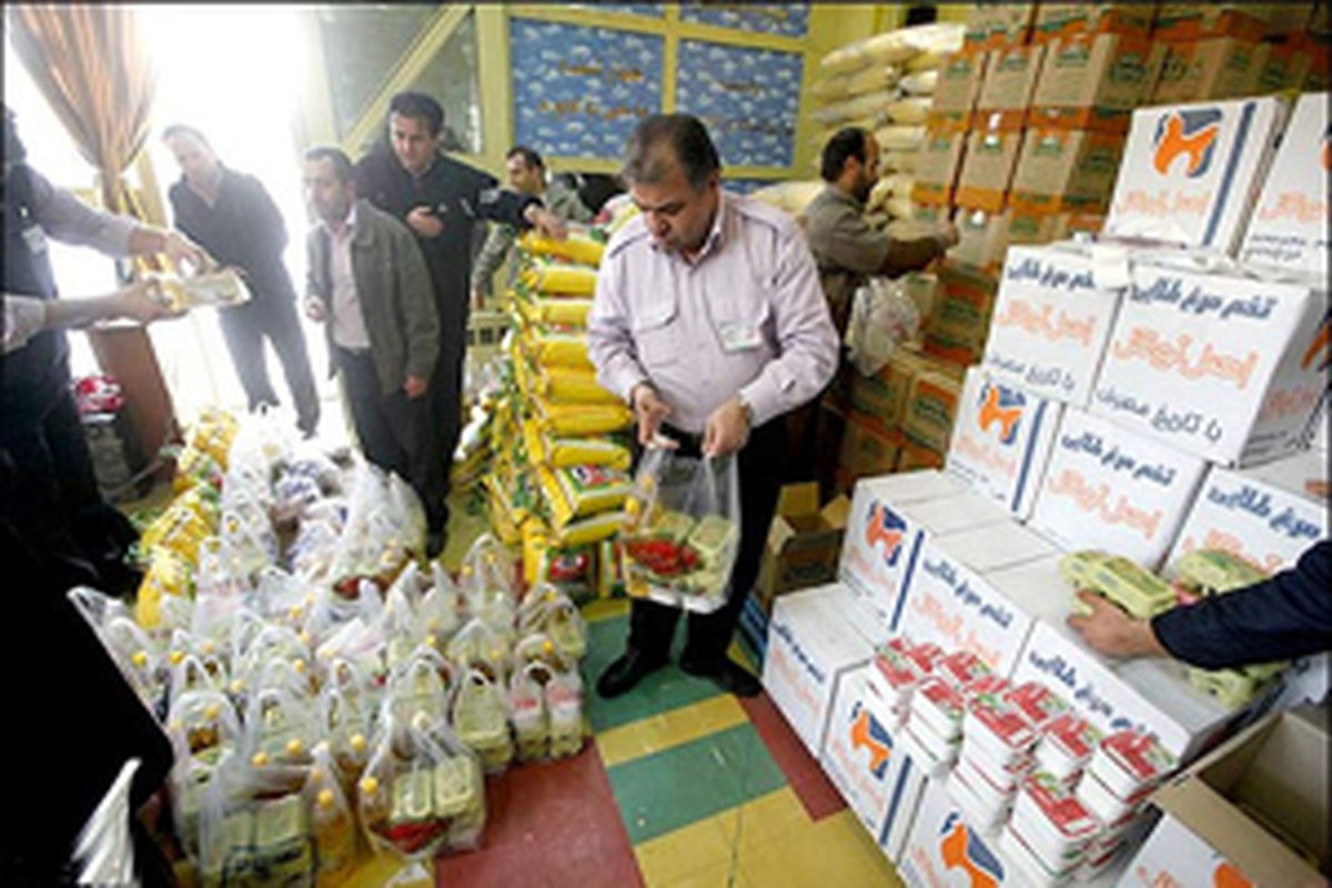 توزیع دو هزار سبد غذایی بین نیازمندان آبادان