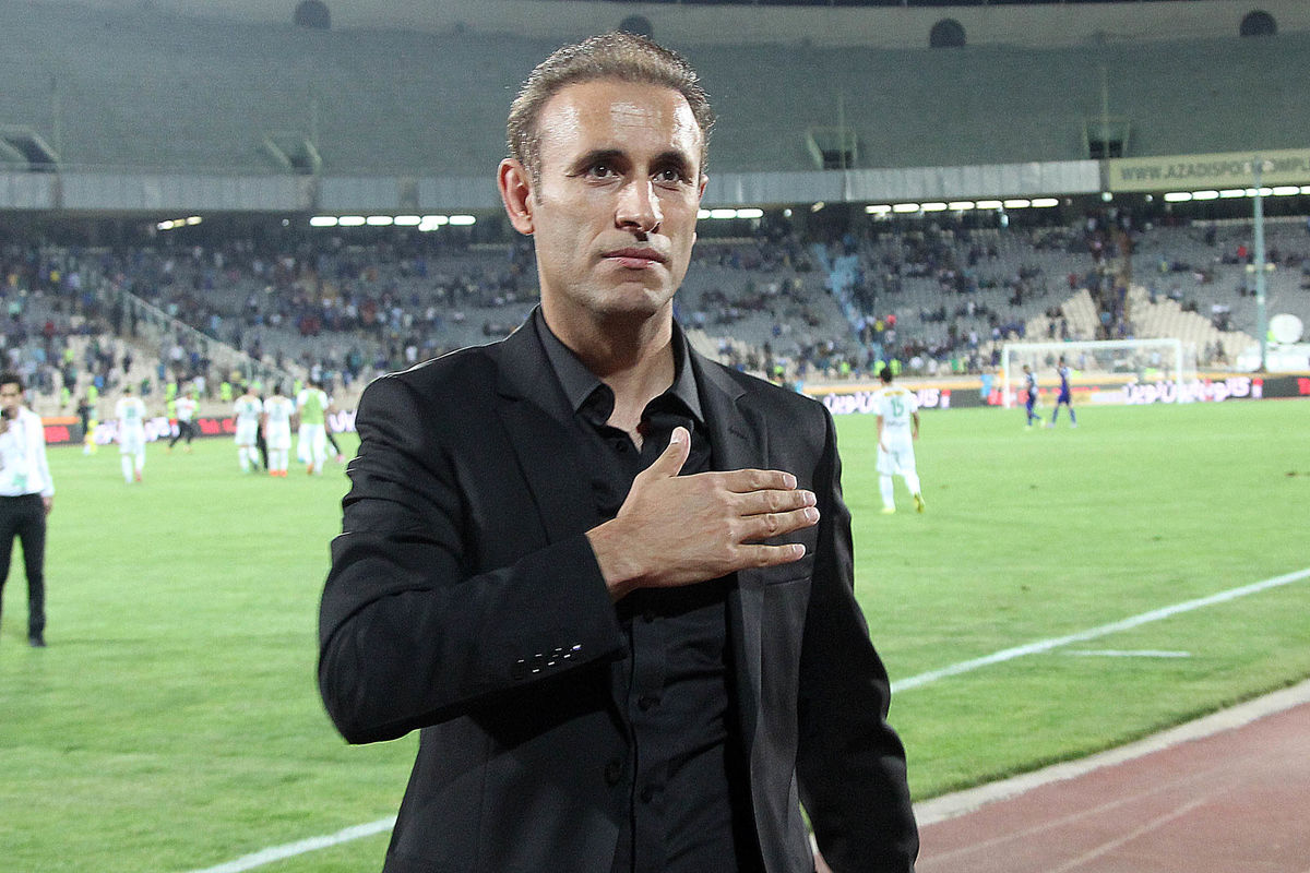 گل‌محمدی پشت فرمان تراکتور!