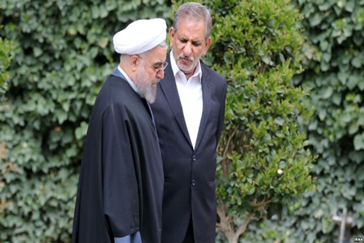 ورود دکتر روحانی و جهانگیری در جمع فعالان ستاد انتخاباتی/ ببینید