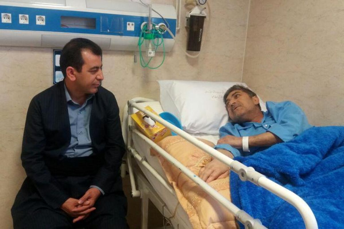 مدیرکل ورزش و جوانان کردستان از خبرنگار پیشکسوت ورزشی استان عیادت کرد