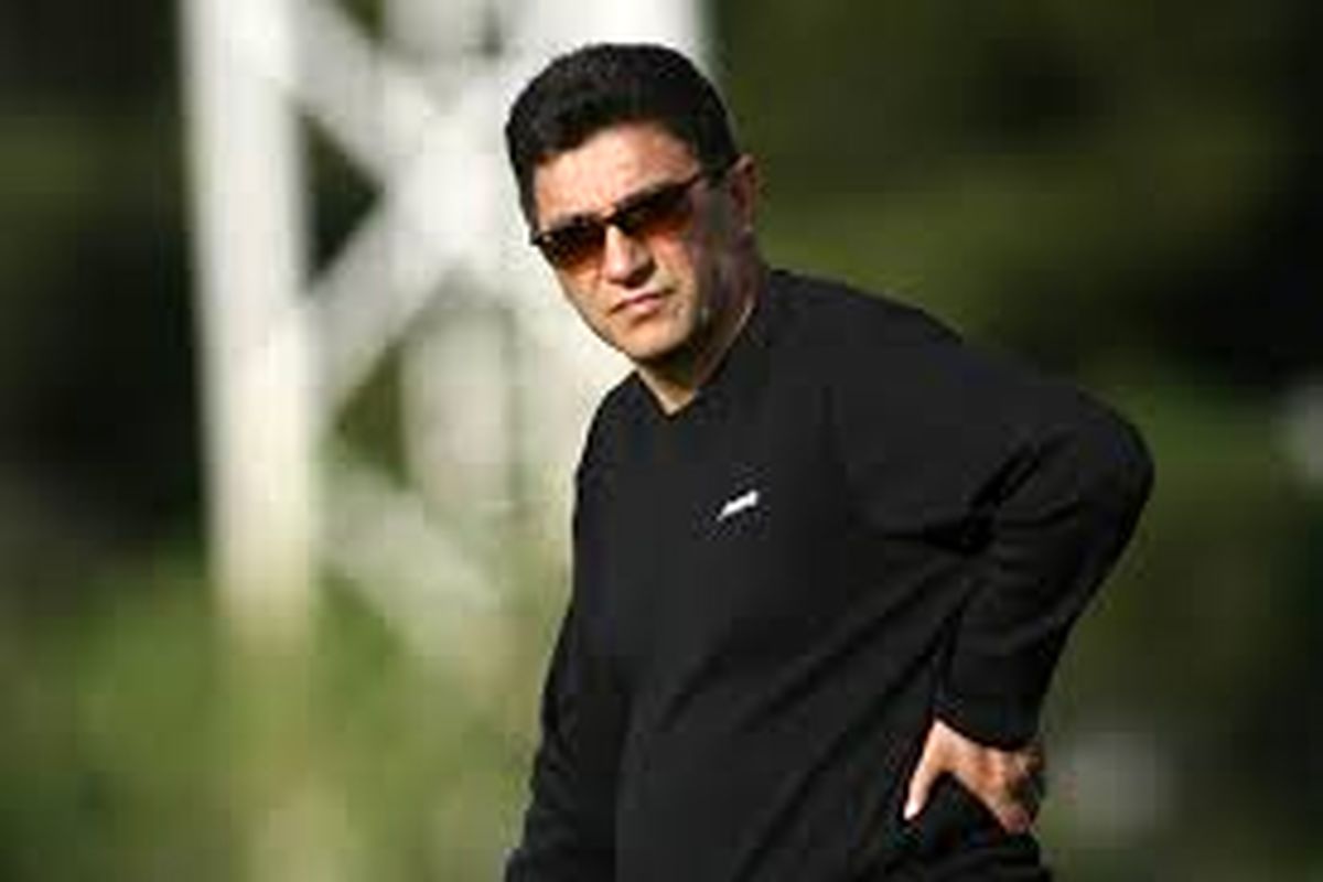 پرافتخارترین مربی فوتبال ایران بدون تیم اما در پاریس! +عکس