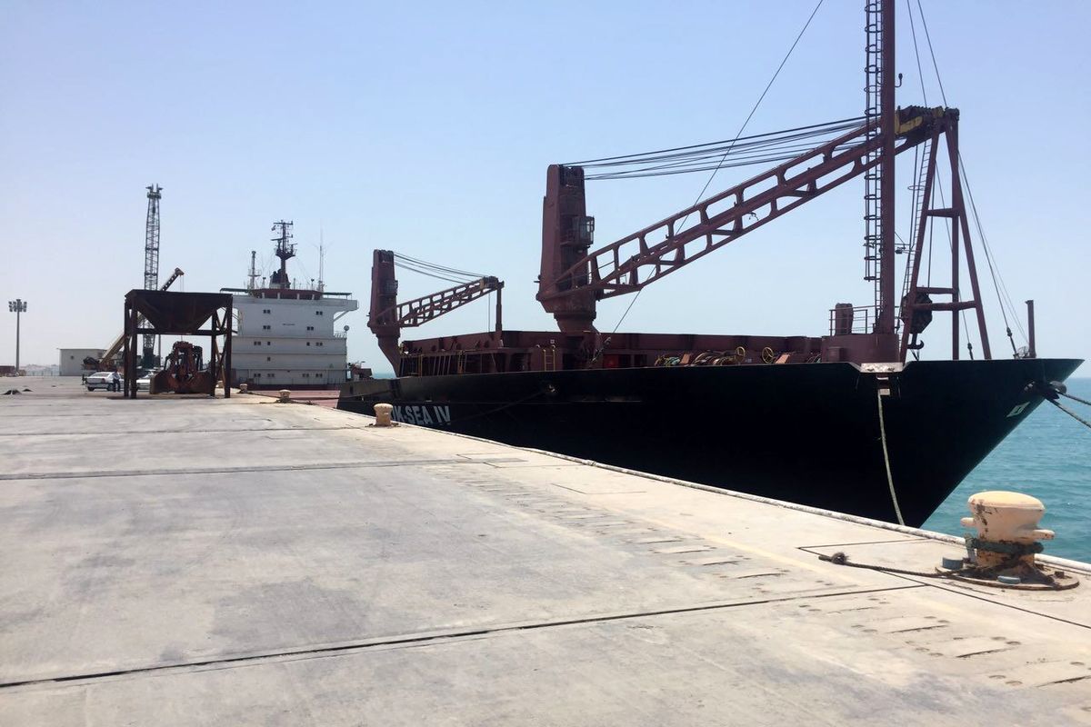 کشتی ۱۲ هزارتنی حامل کنسانتره در اسکله کاوه جزیره قشم پهلو گرفت