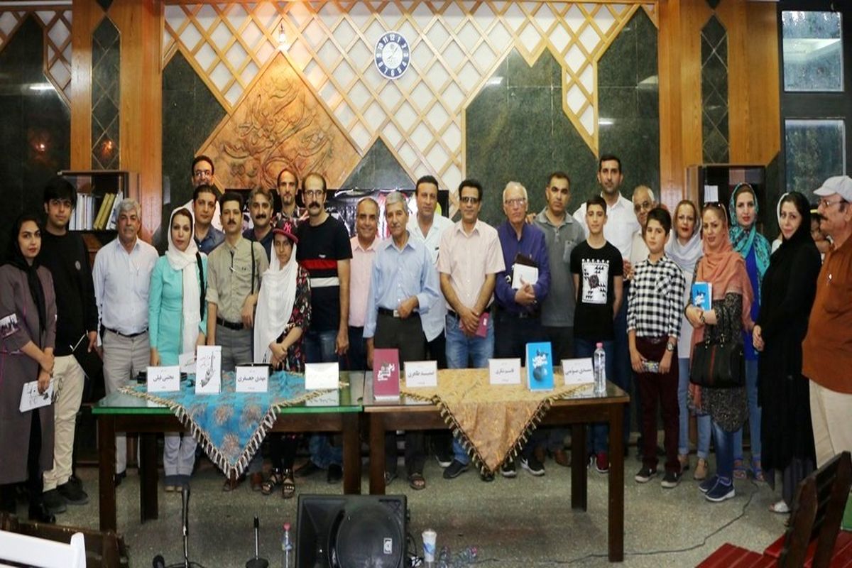 جشن امضای سه کتاب نویسندگان  فارس در کافه کتاب