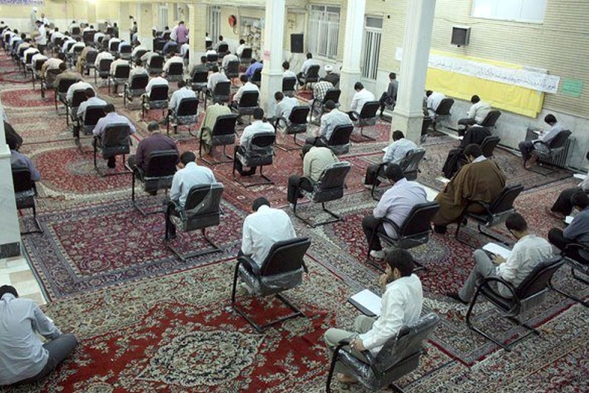 ۱۳۰۰ نفر در آزمون ورودی حوزه های علمیه استان پذیرش شدند