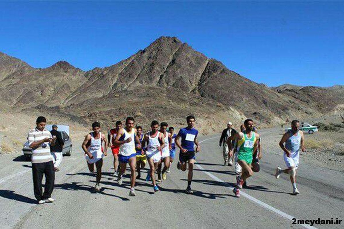 رقابت های دوی صحرا نوردی در روستای سفیدآبه زاهدان برگزار شد