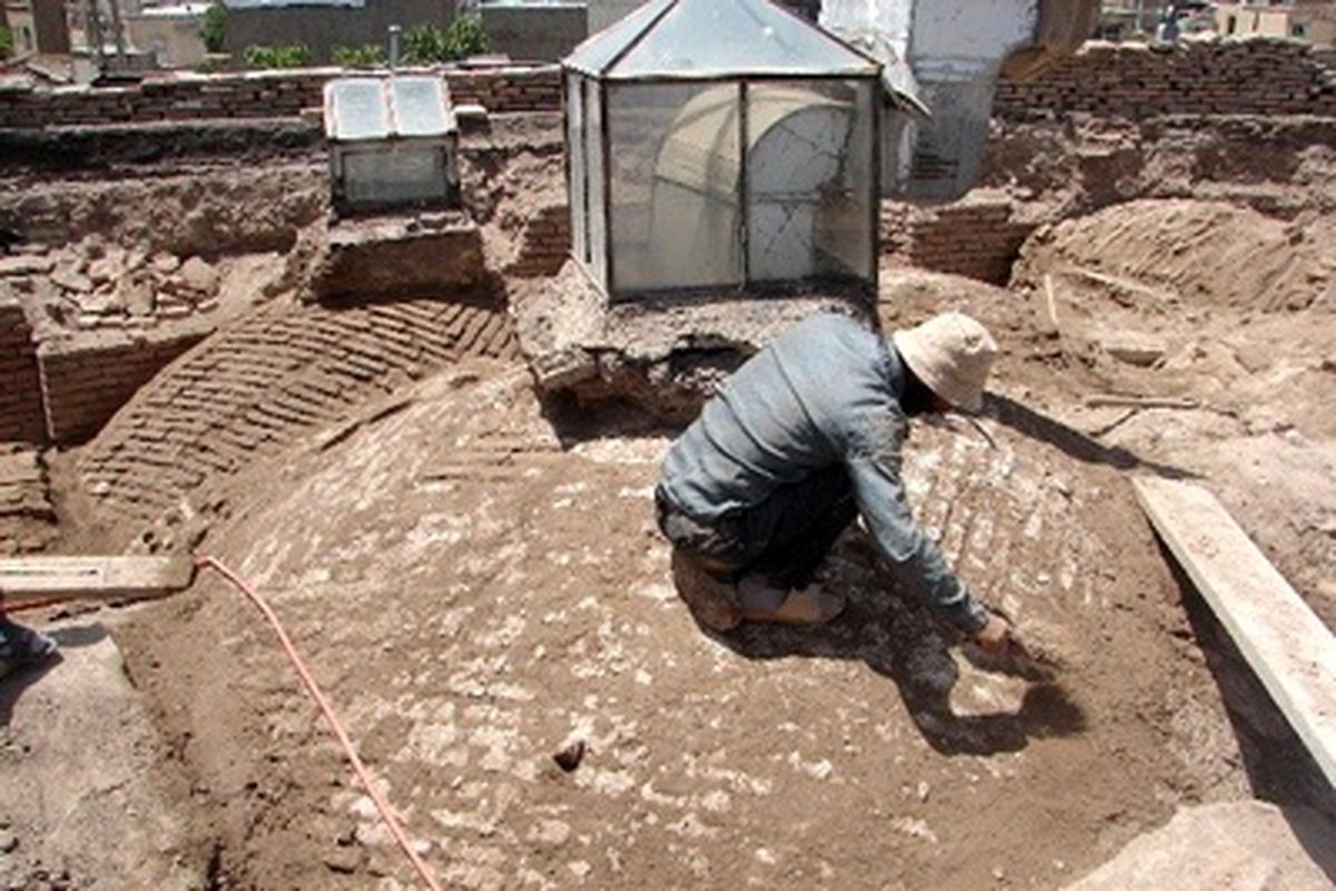 آغاز مرمت و ساماندهی بام مسجد تاریخی سبز