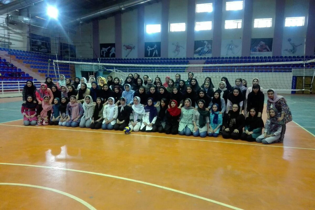 مسابقات قهرمانی والیبال نوجوانان بخش دختران  لرستان برگزارشد