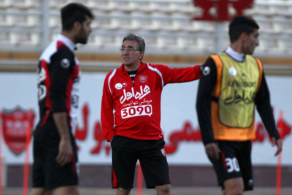 سرمربی پرسپولیس از جذب ستاره عرب منصرف شد!