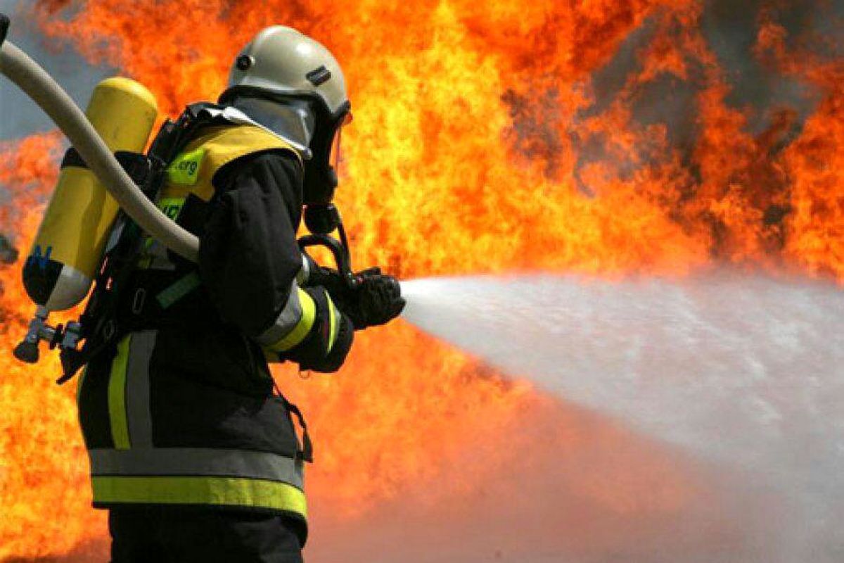 آتش سوزی واحد های تجاری مسکونی انزلی ۸ مصدوم بر جای گذاشت