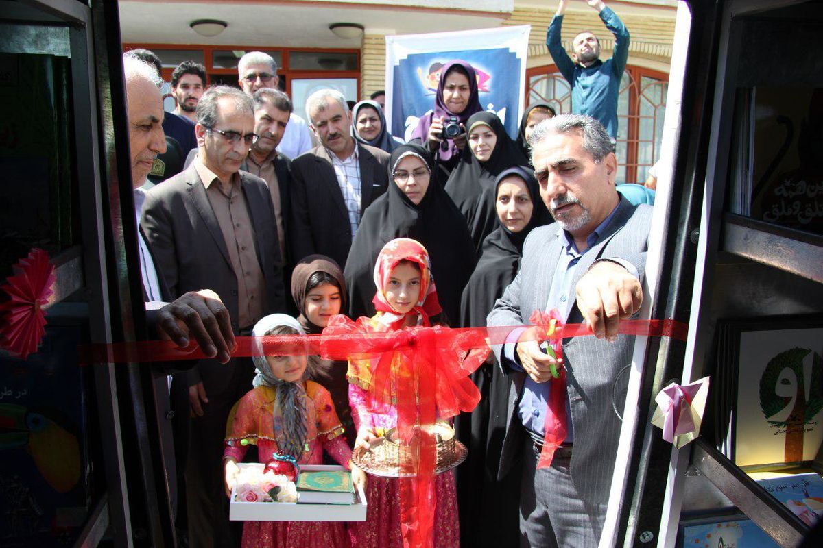 افتتاح کتابخانه سیار روستایی در اشنویه برای کتابرسانی به ۲۰ روستای مرزی