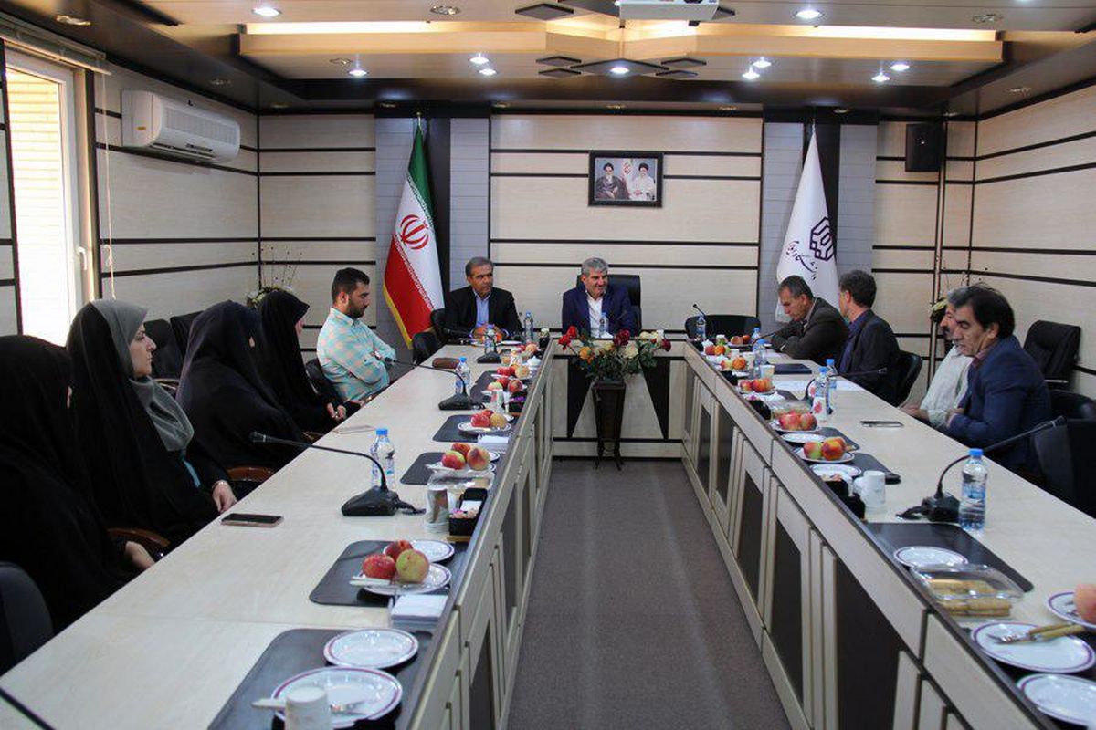 خیر ایلامی گلخانه ۵۰۰ مترمربع را به دانشگاه اهداء کرد