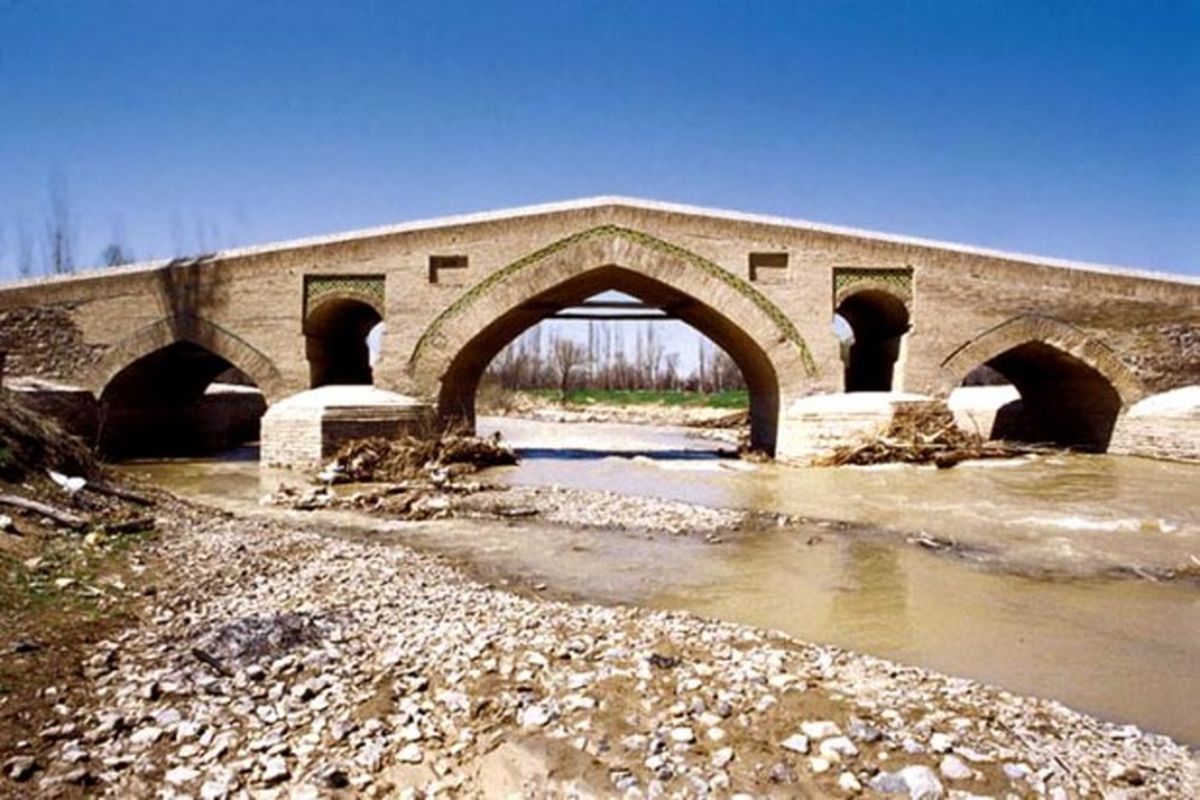 فاز اول مرمت پل تاریخی دوآب شهرستان شازند پایان یافت