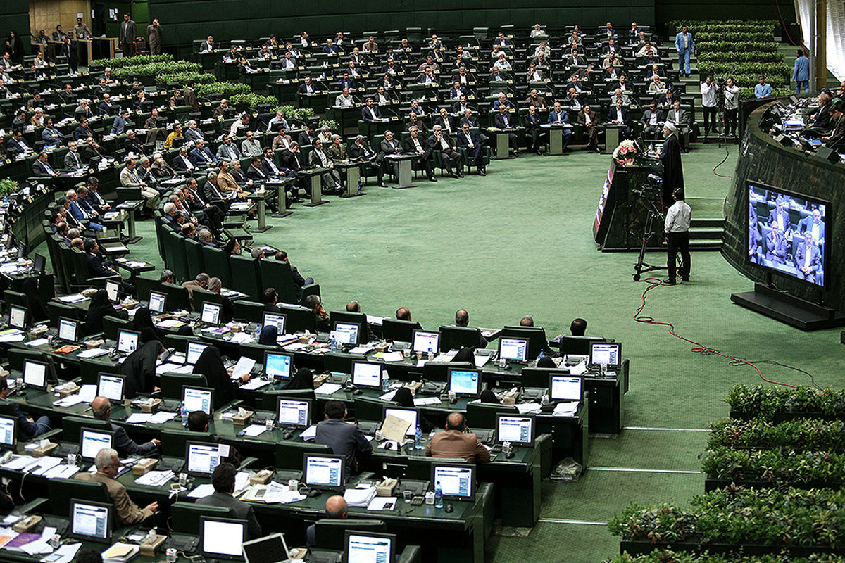گزارش مربوط به علل ممانعت از برگزاری سخنرانی مطهری در مشهد در دستور کار