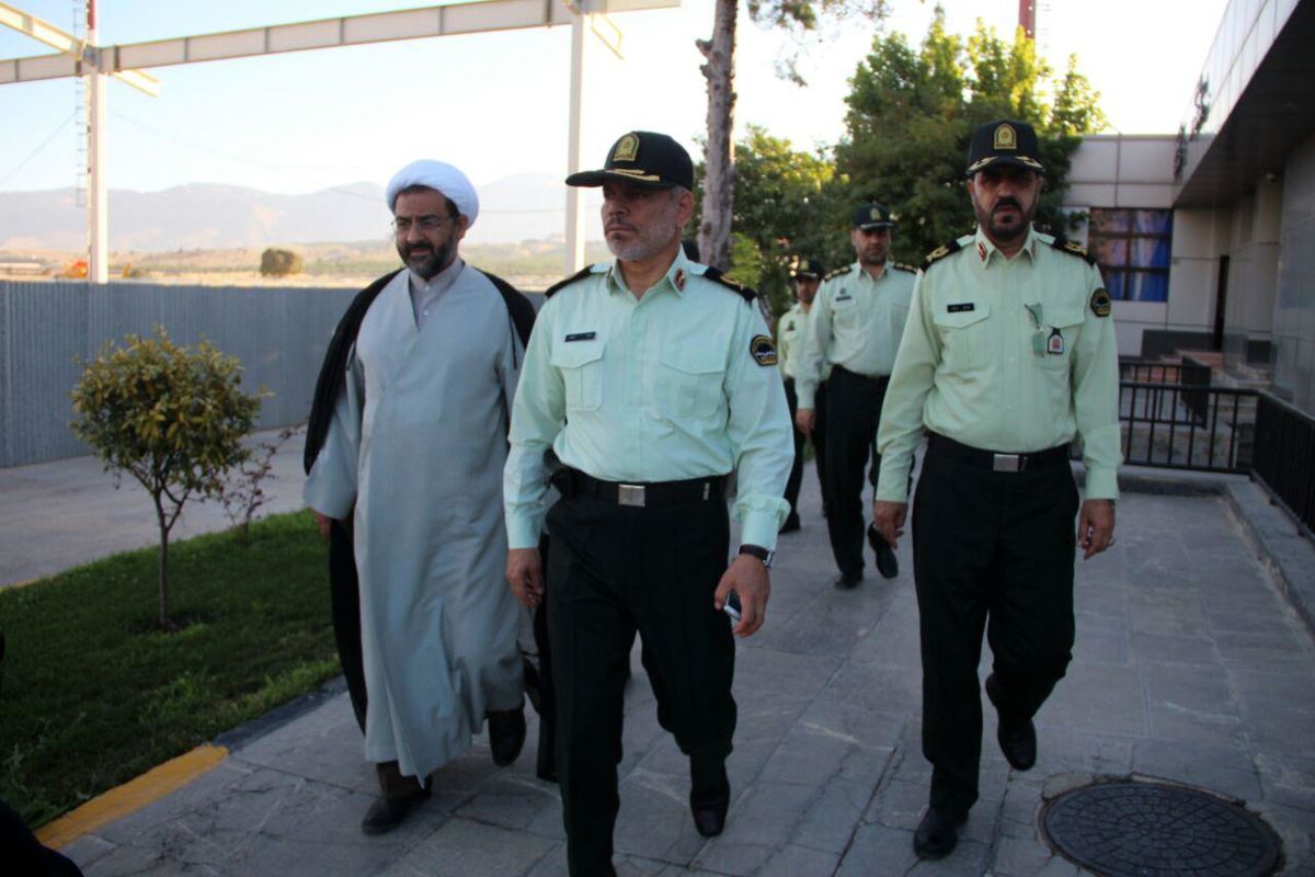 طراحی ۴۰ اقدام فن آورانه در نیروی انتظامی /طرح خوشایندسازی محیط کلانتری ها در ایلام به خوبی اجرایی شده است