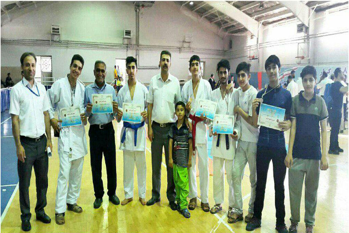 کسب مقام سوم تیمی کاراته کاهای لرستانی در مسابقات قهرمانی کشور