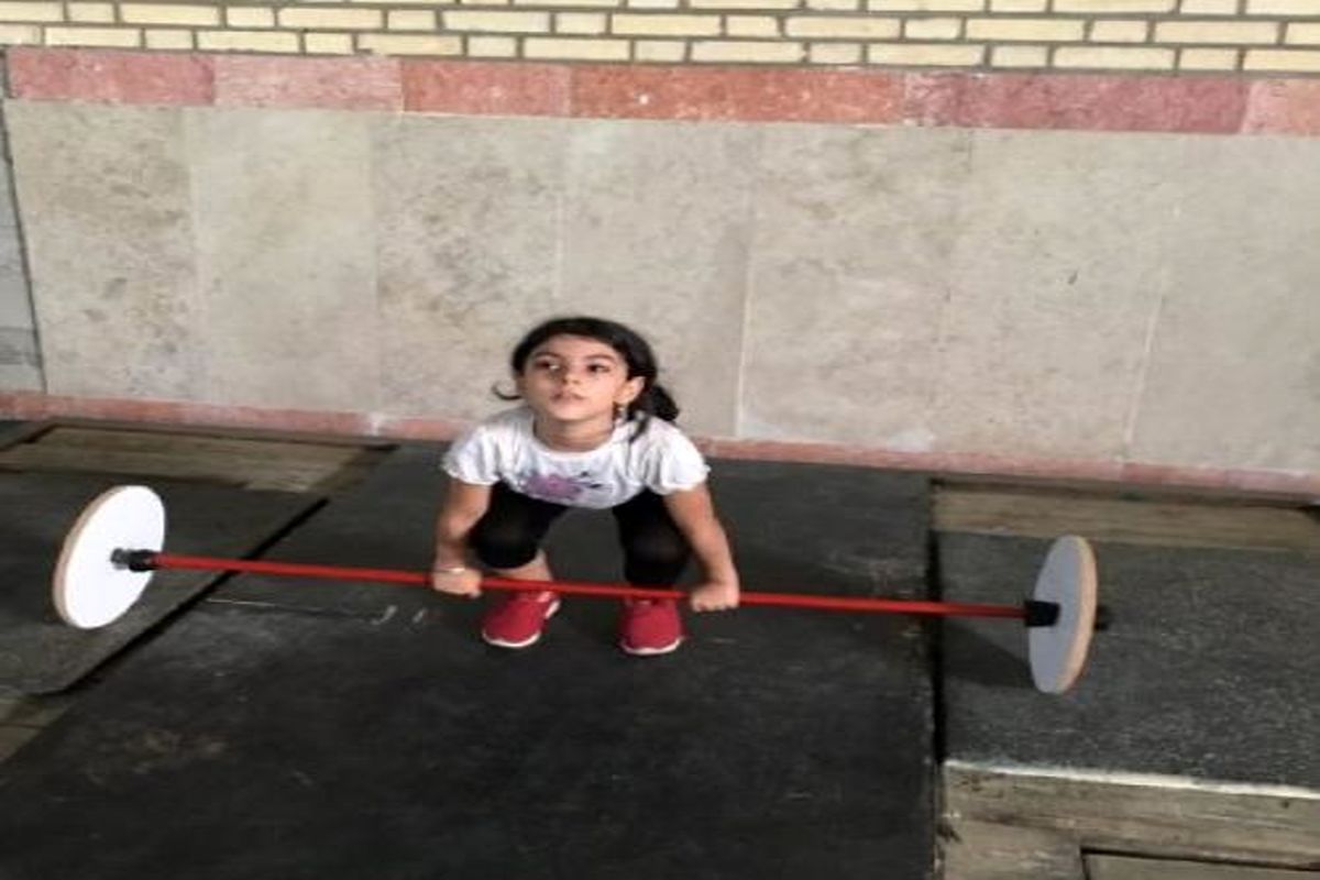 انتخاب دو دختر نونهال پارس آبادی برای مسابقات وزنه برداری کشور