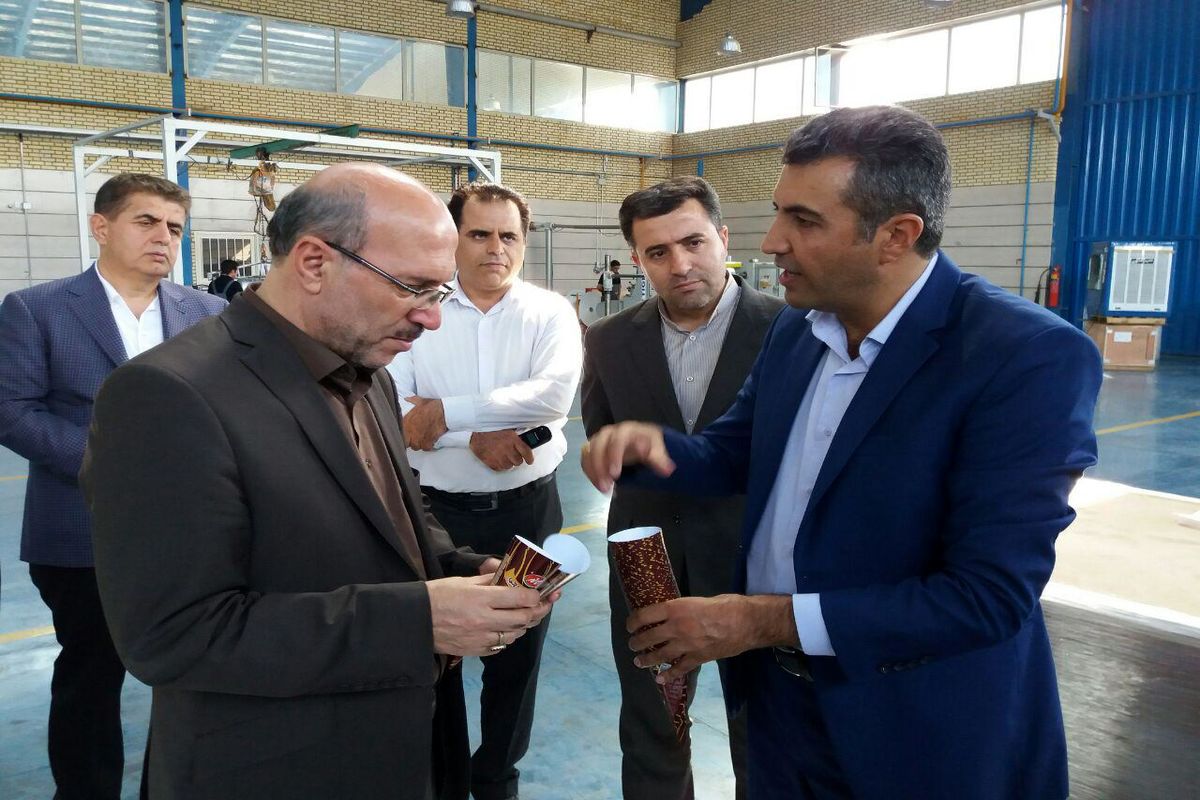 رییس سازمان صنعت قزوین از یک واحد صنعتی در شهر صنعتی البرز بازدید کرد