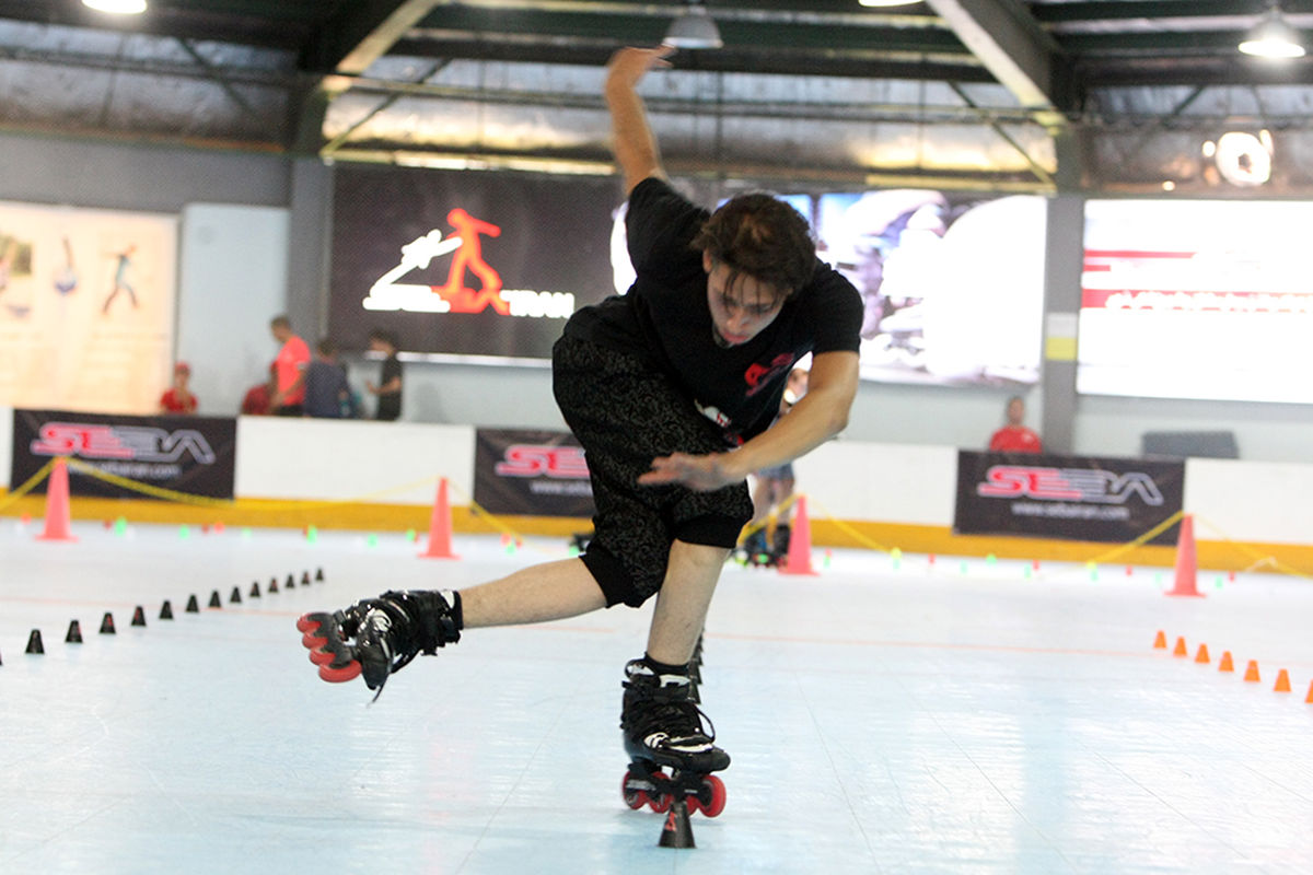 خراسانی ها در آستانه قهرمانی لیگ اسکیت