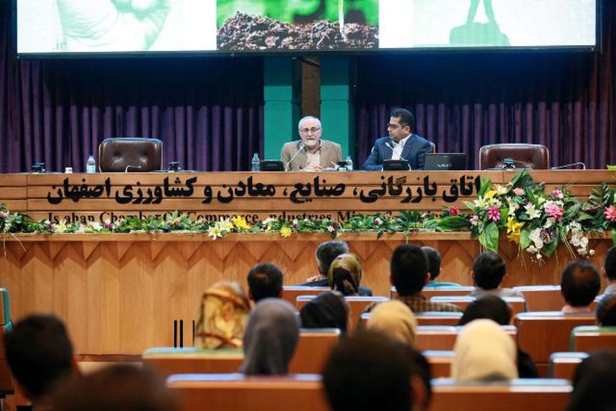 کار آفرین نیستم بلکه ارزش آفرینم