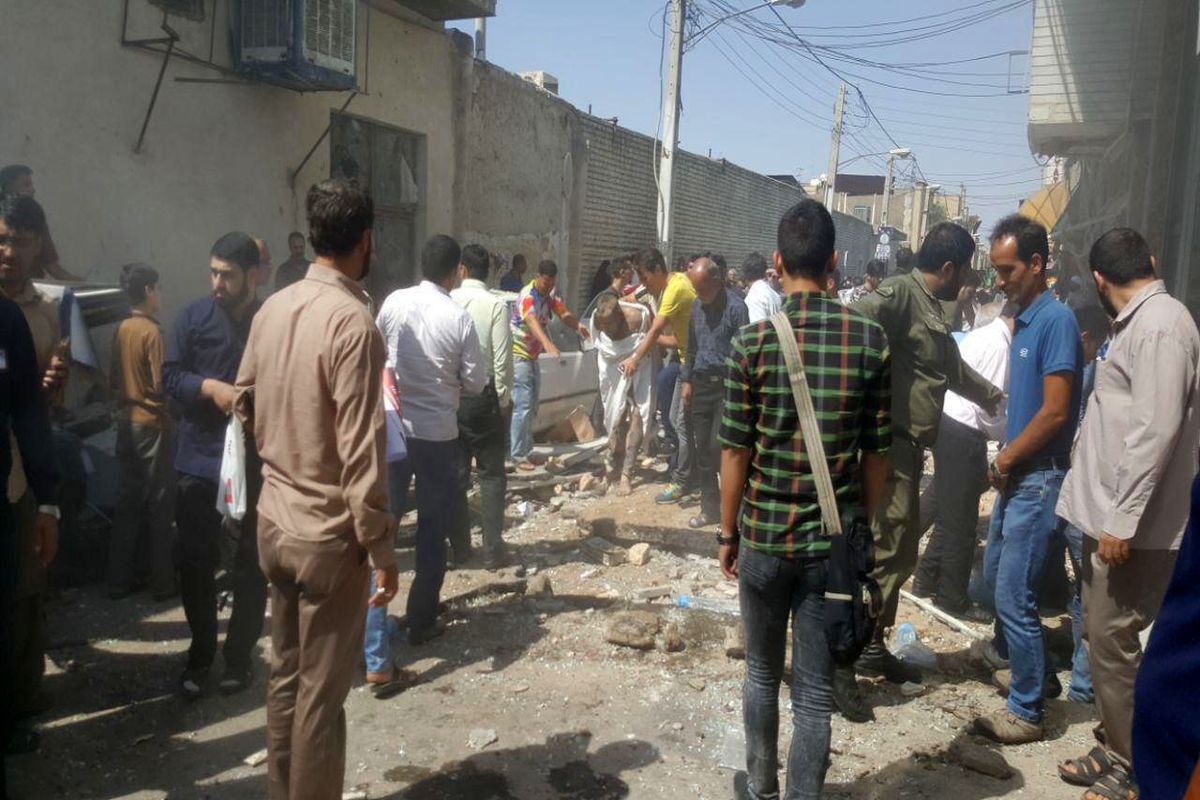 انفجار گاز در نزدیکی حرم حضرت معصومه(س) قم/ ۶ نفر زخمی و چند نفر همچنان زیر آوار