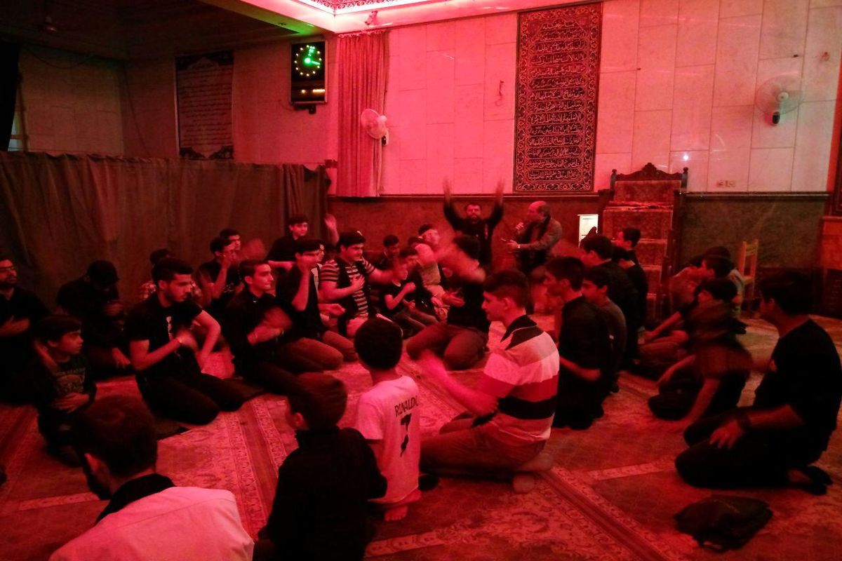 مراسم سیاه پوشان حسینی در مسجد امیرالمونین ری برگزار شد