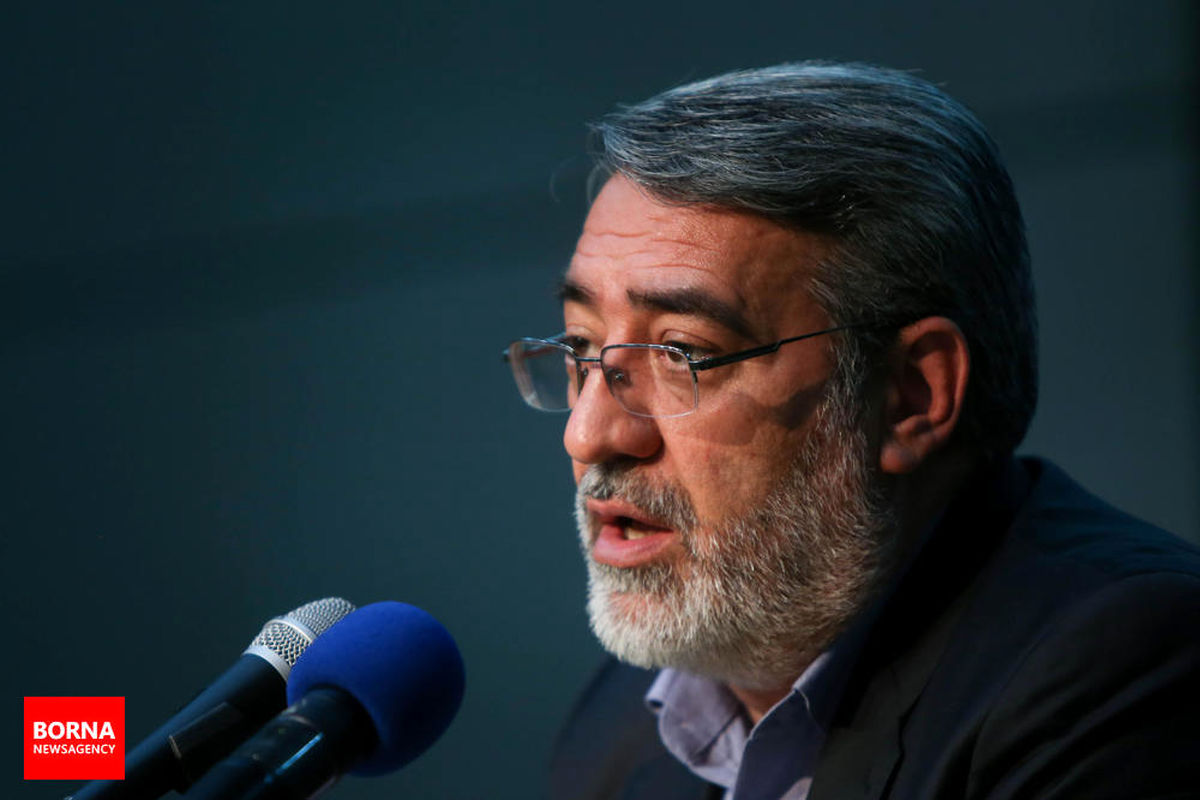 باید سعی کنیم استانهای مرزی به سطح قابل قبولی از توسعه برسند