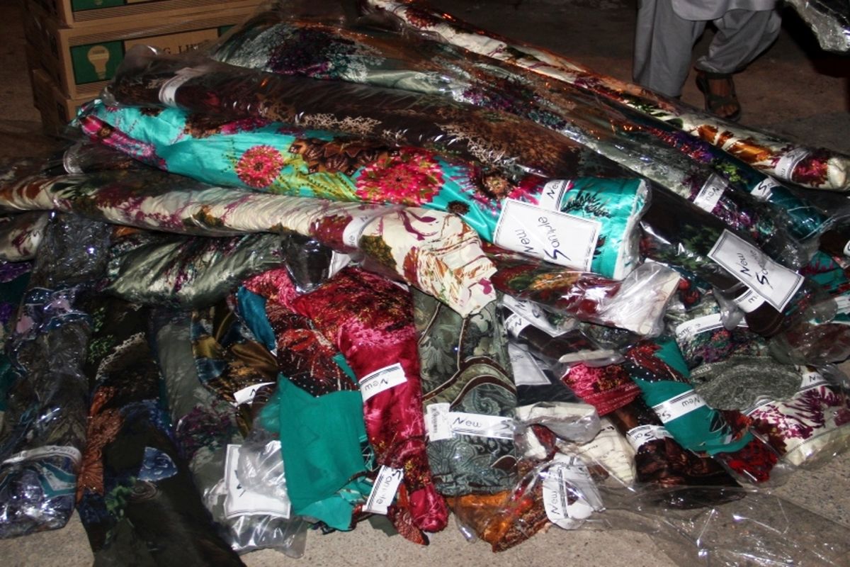 کشف محموله البسه قاچاق میلیاردی در مهرستان