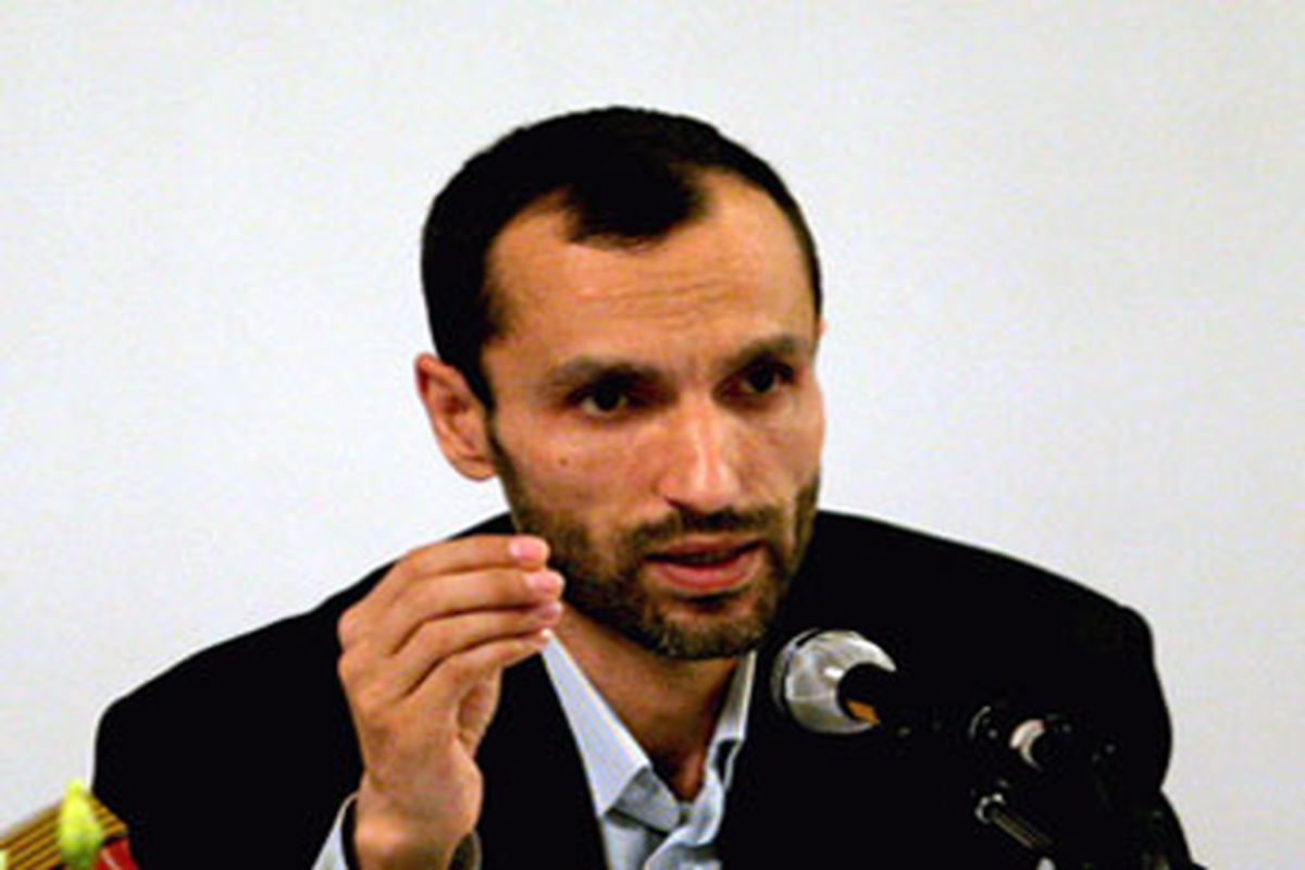 پرونده من سیاسی است/ احمدی نژاد قرار نبود به دادگاه بیاید