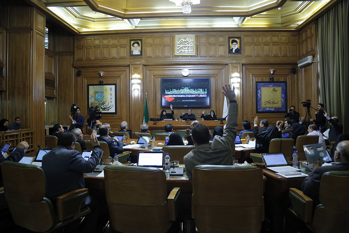 انتقاد الویری به دستورجلسات شورای شهر
