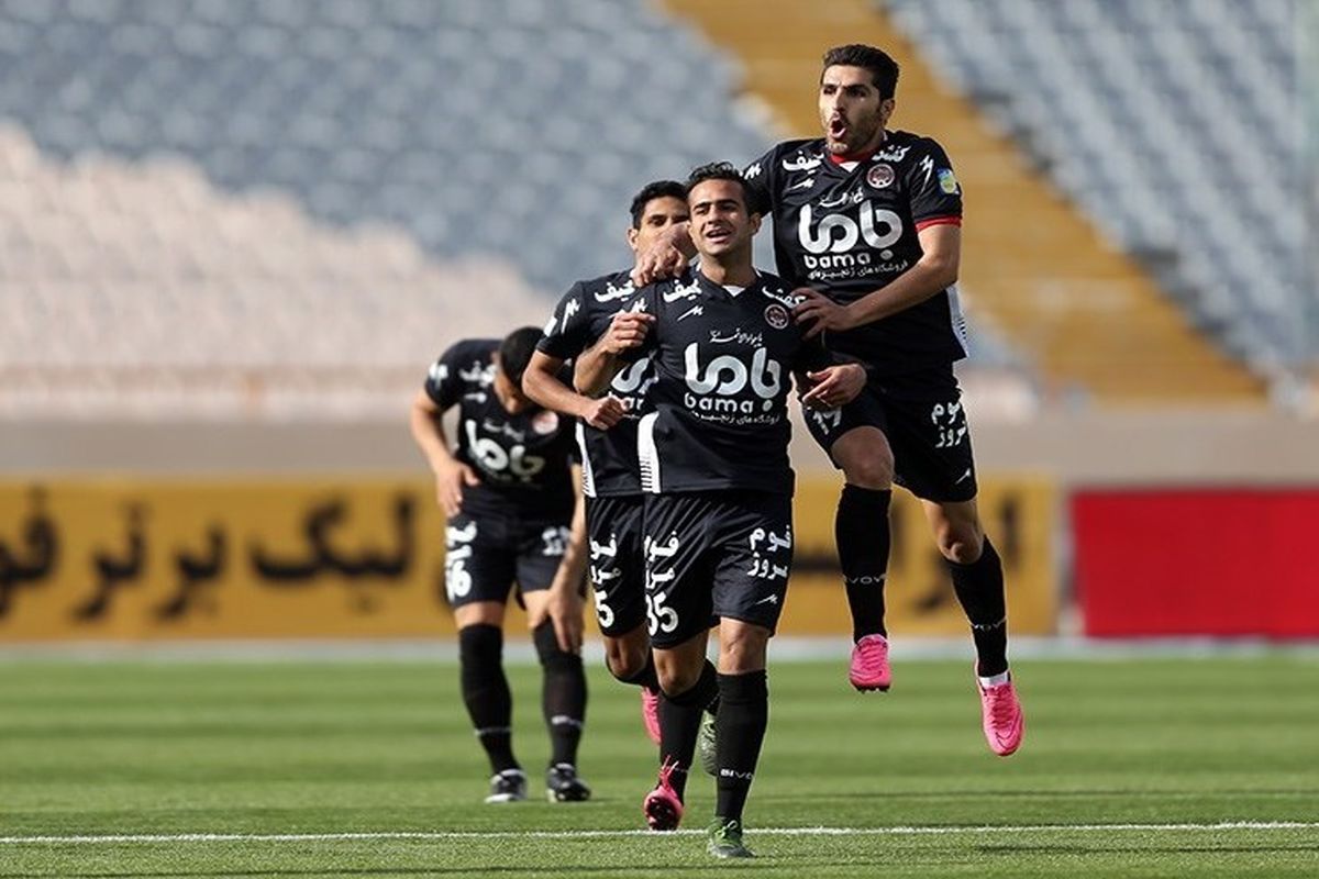 آزادی هشت زندانی از عواید بلیت فروشی مسابقه فوتبال