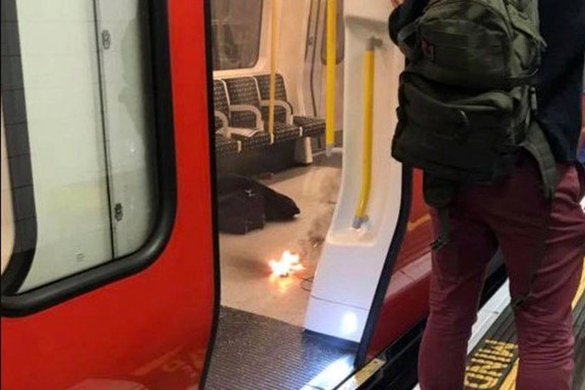 اولین تصویر از  انفجار در ایستگاه «تاور هیل» متروی لندن