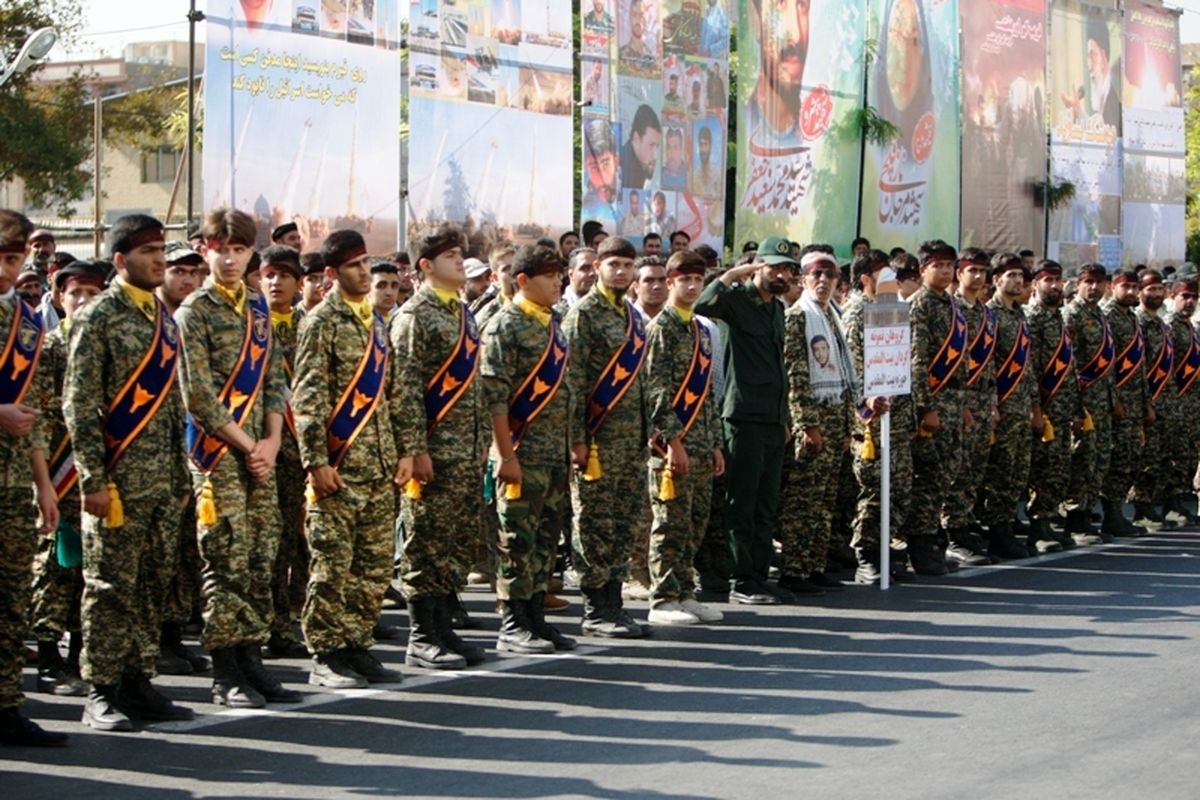 رژه باشکوه امروز نیروهای مسلح در آبادان